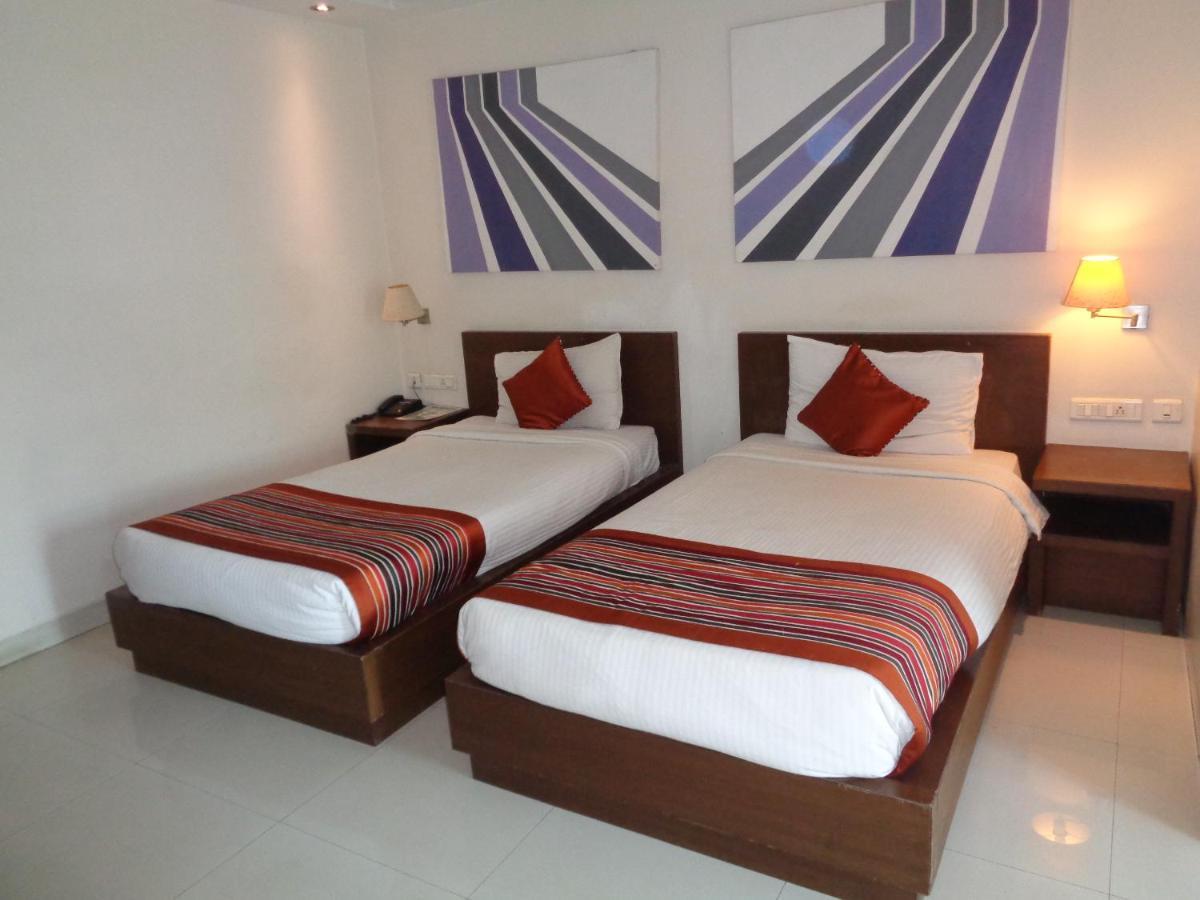 Orbit Hotel - Bagdogra Extérieur photo