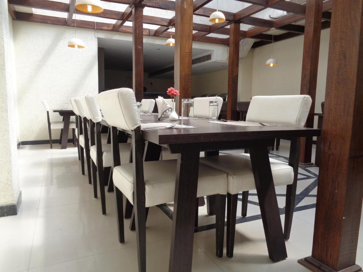 Orbit Hotel - Bagdogra Extérieur photo