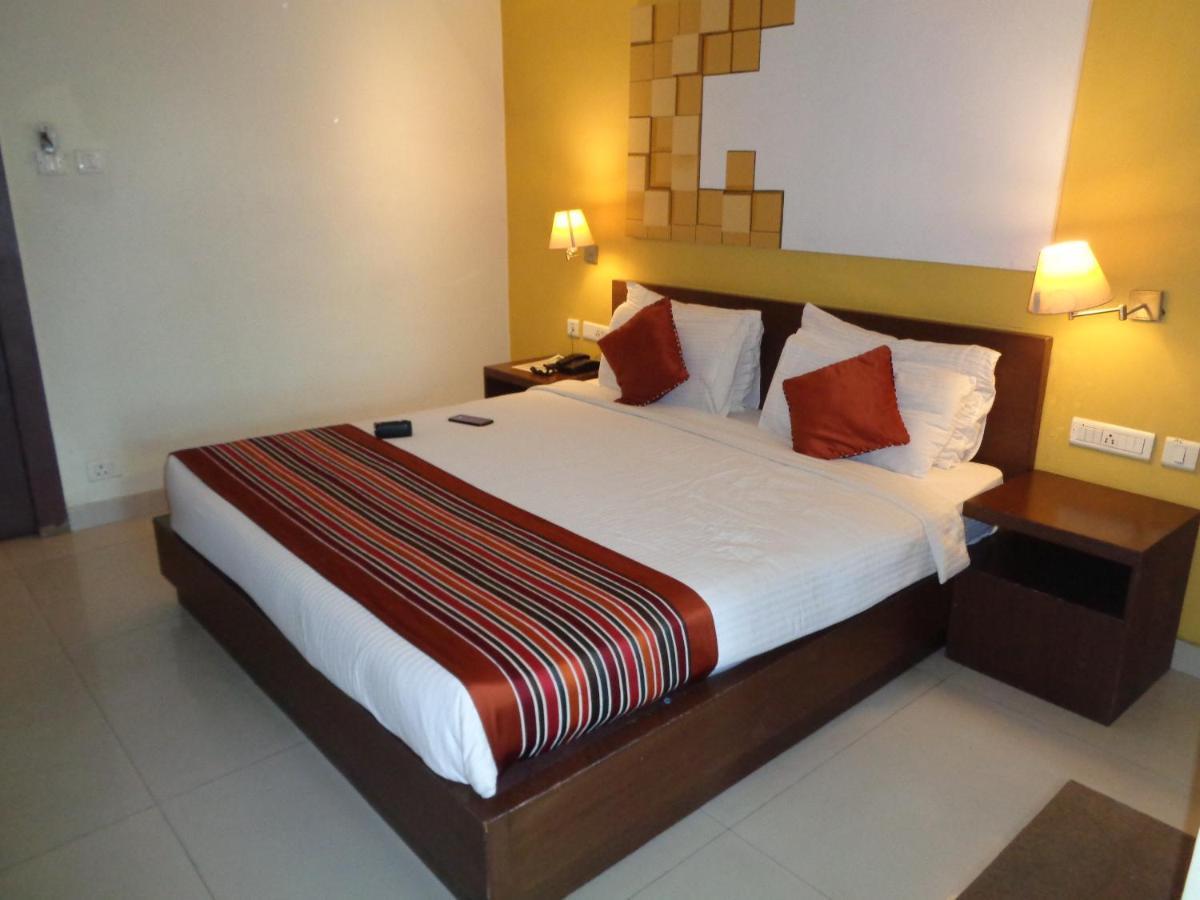 Orbit Hotel - Bagdogra Extérieur photo