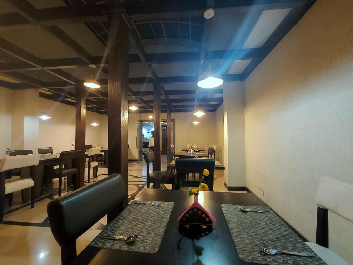 Orbit Hotel - Bagdogra Extérieur photo