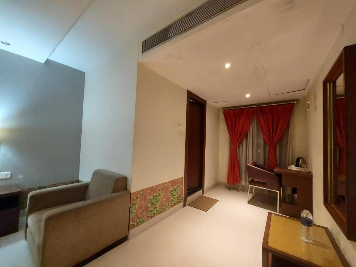 Orbit Hotel - Bagdogra Extérieur photo