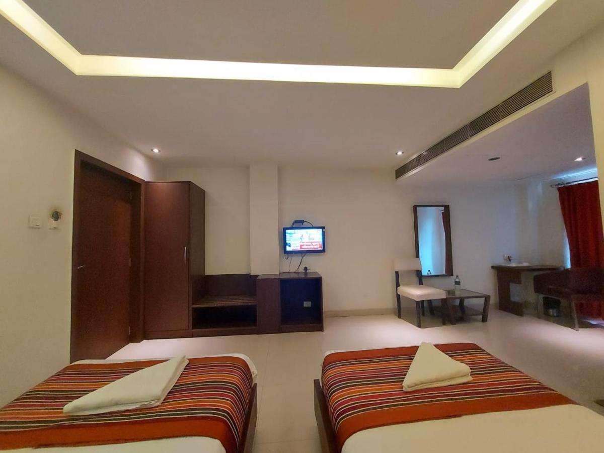 Orbit Hotel - Bagdogra Extérieur photo